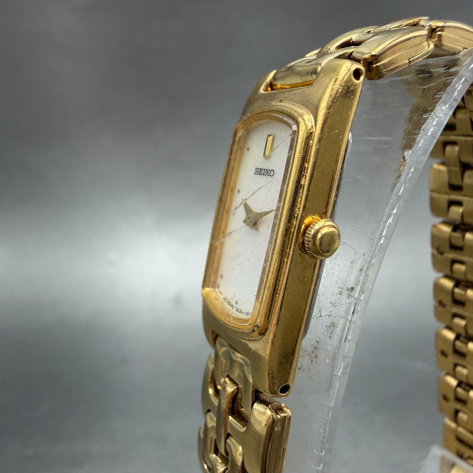 Seiko Tank Watch Women 13mm MOP Dial Gold Tone Rectangle 2E20-7279 New Battery2