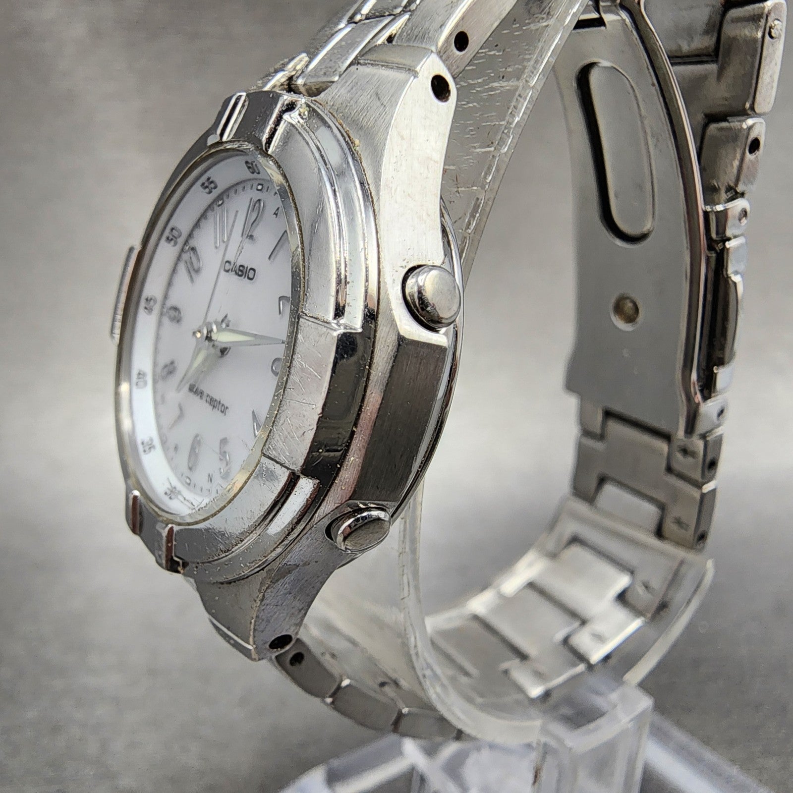 Casio Waveceptor Watch Women 30mm White Dial Silver Tone Date Round Runs LWQ1502