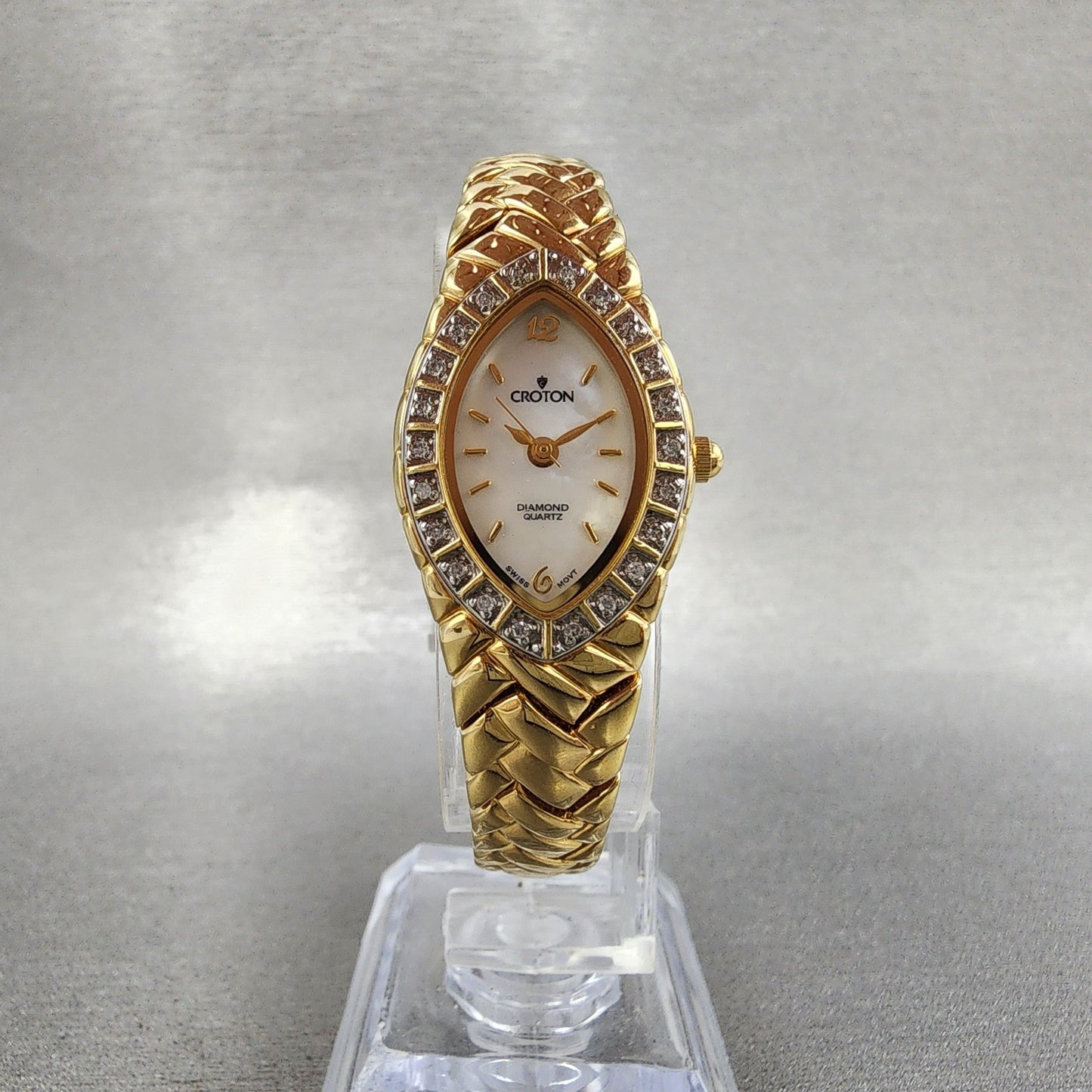 Croton Watch Women 19mm MOP Dial Gold Tone Crystal Bezel Oval new Battery5