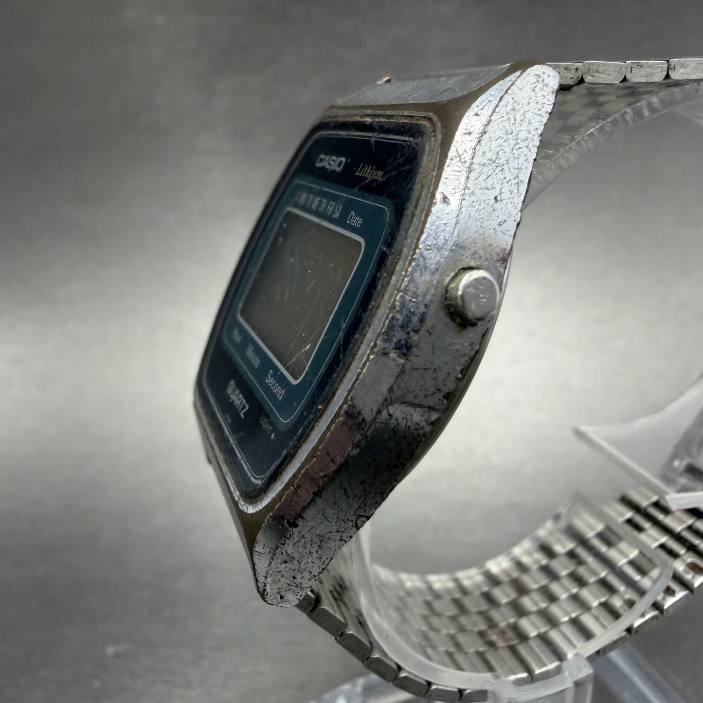 Casio 111QS-34 Watch Men 35mm Digital LCD Silver Tone Round Vintage PARTS3