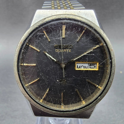 Seiko SQ Watch Men 35mm Gray Dial Two Tone Daydate Round 8223-8009 PARTS0