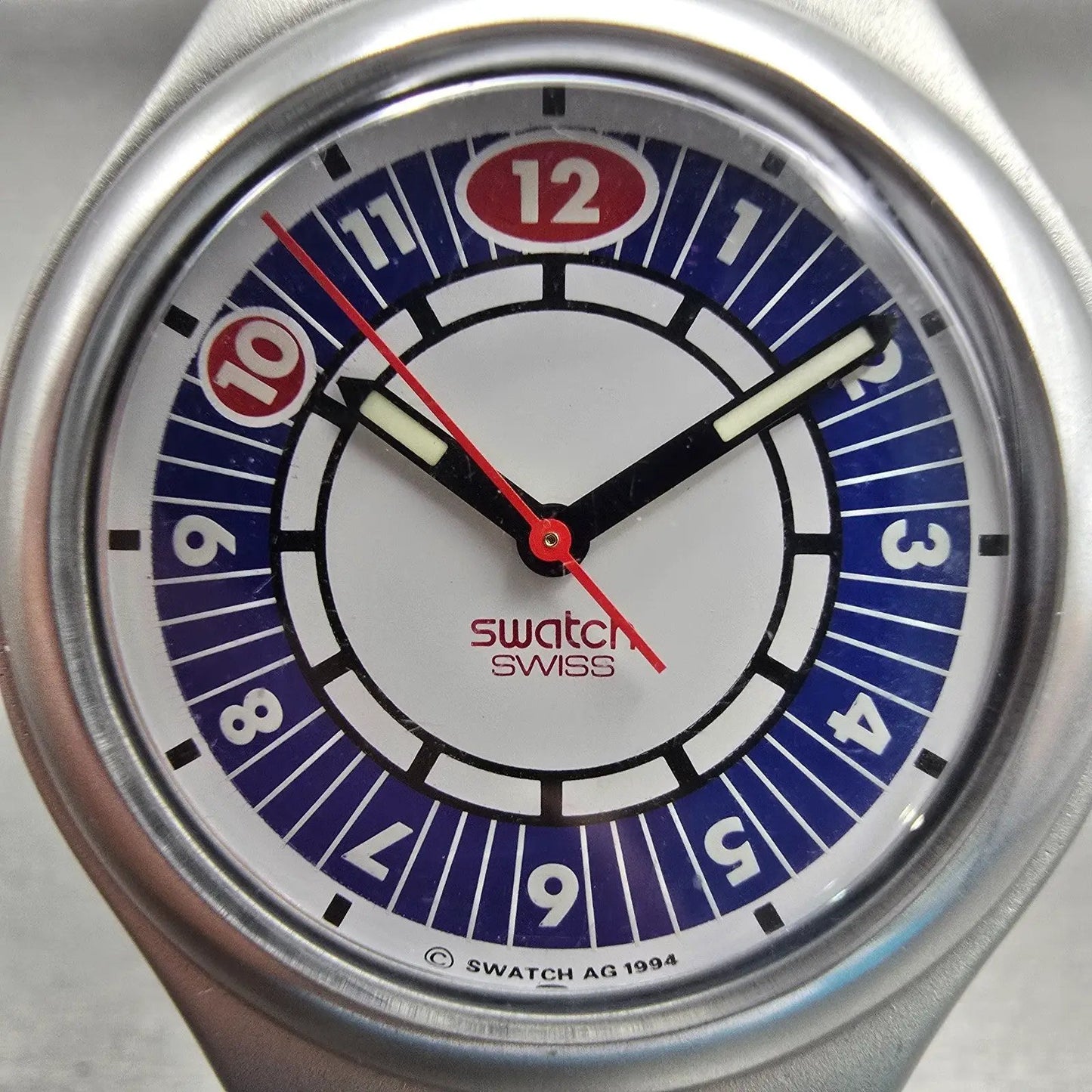 Swatch Irony BIG PREPPIE Watch Men White Dial Silver Tone Round YGS1001 New Batt1