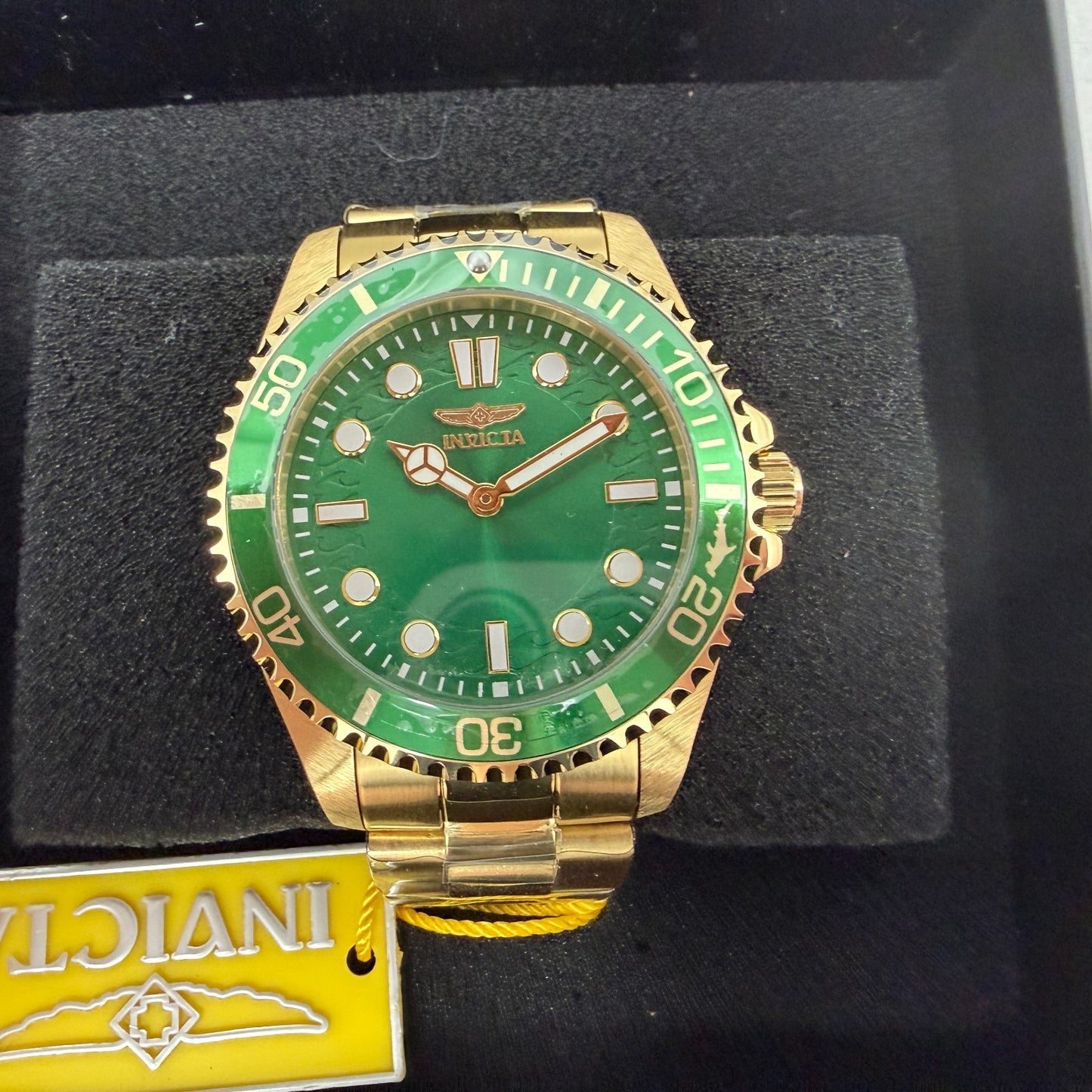 Invicta Pro Diver Watch Men 43mm Green Dial Gold Tone Bracelet Round 497020