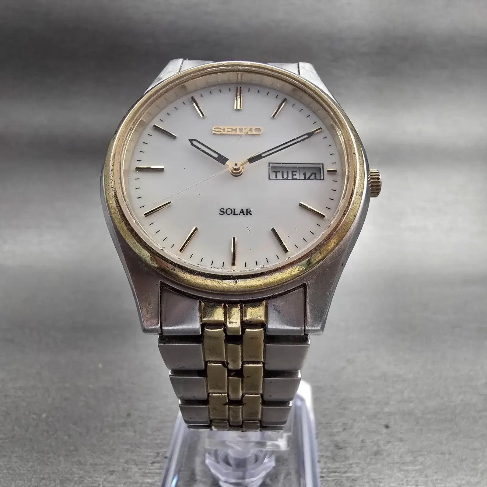 Seiko Solar Watch Men 37mm White Dial Two Tone Daydate Round V158-0AA0 Works5