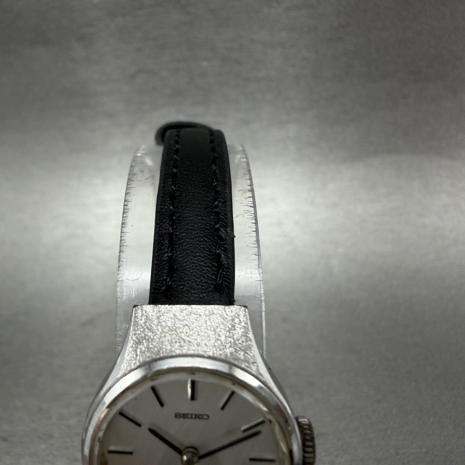 Seiko Watch Women 19mm Silver Dial Silver Tone Manual Round 111190 Runs4