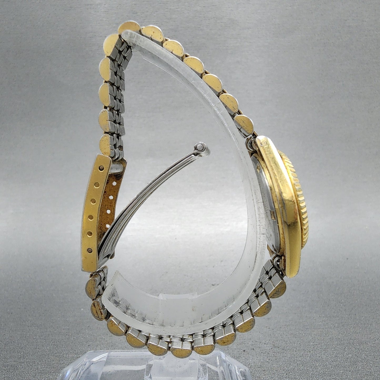 Seiko SQ Watch Women 24mm Gold Dial Gold Tone Daydate Round 3E230A60 NewBattery8