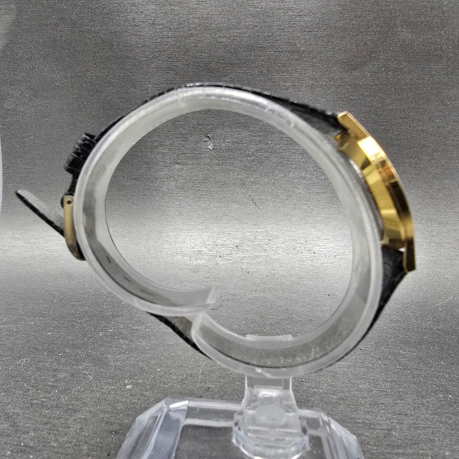 Movado Museum Watch Women 25mm Black Dial Gold Tone Round 87.A1.832 New Batt GHV8