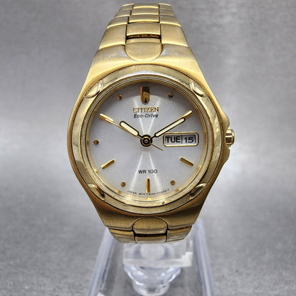 Citizen ecoDrive WR 100 Watch Women 26mm Silver Dial Gold Tone Daydate Runs0