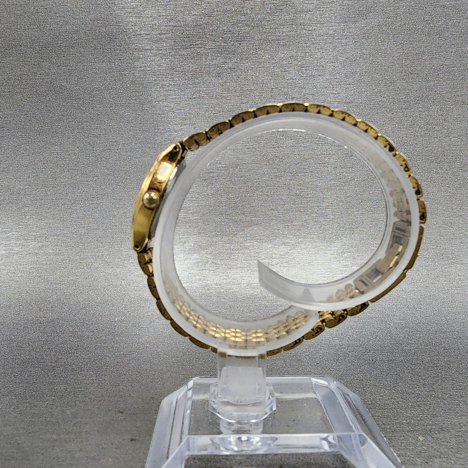 Seiko Watch Women 19mm White Dial Gold Tone Round V4010289 New Battery6