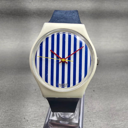 Swatch Gent Newport Two Watch Men Blue Dial White Tone Round GW108 New Battery0