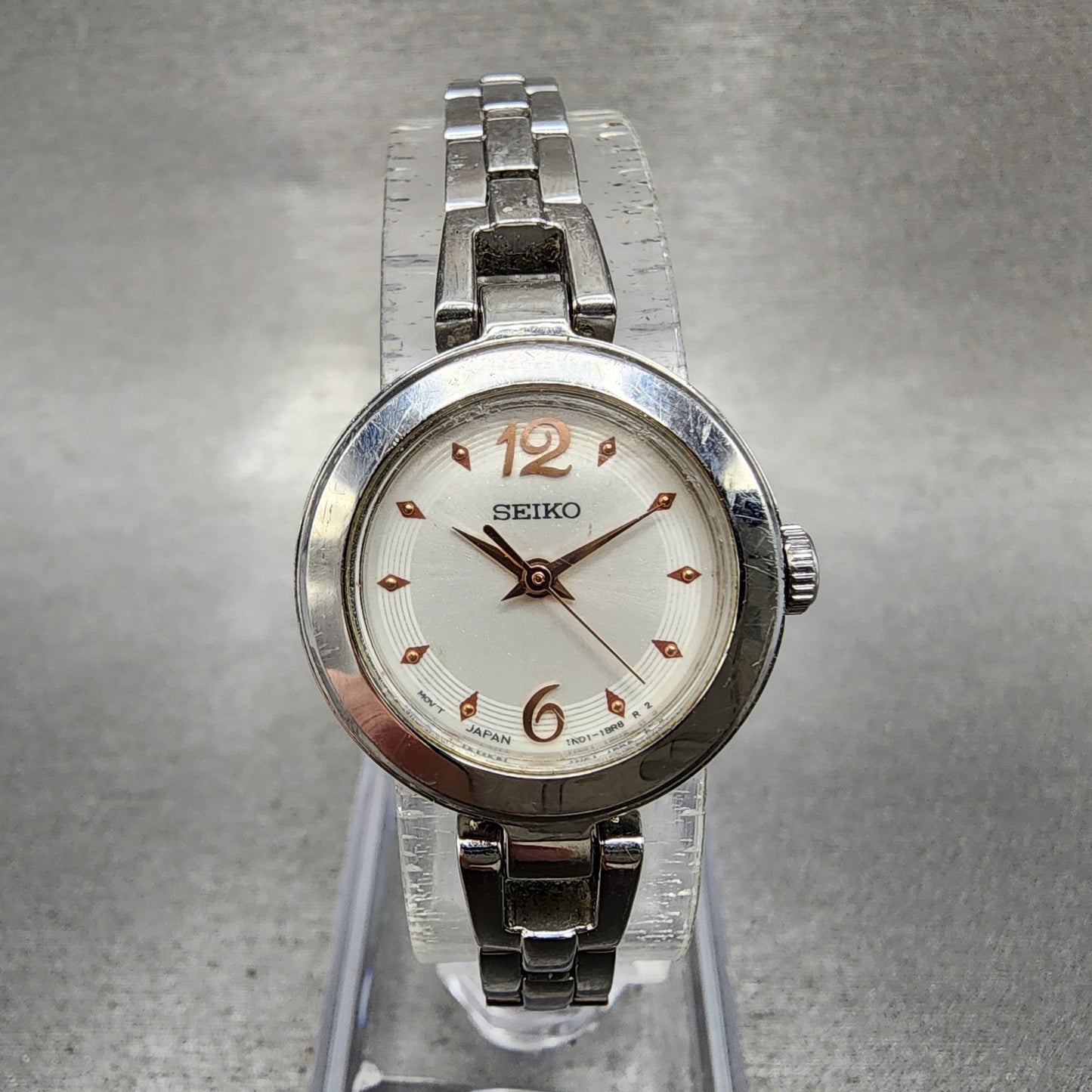 Seiko Watch Women 21mm White Dial Silver Tone Round 1N010PK0 New Battery0