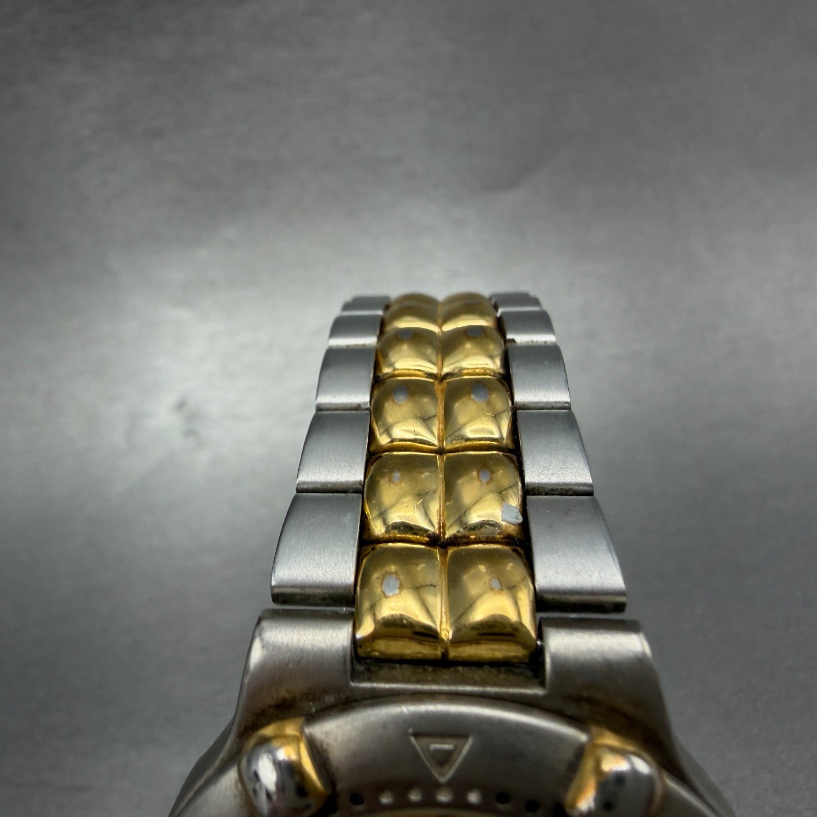 HW Swiss Military Dive Watch Men 37mm Gold Dial Two Tone Date Round New Battery4