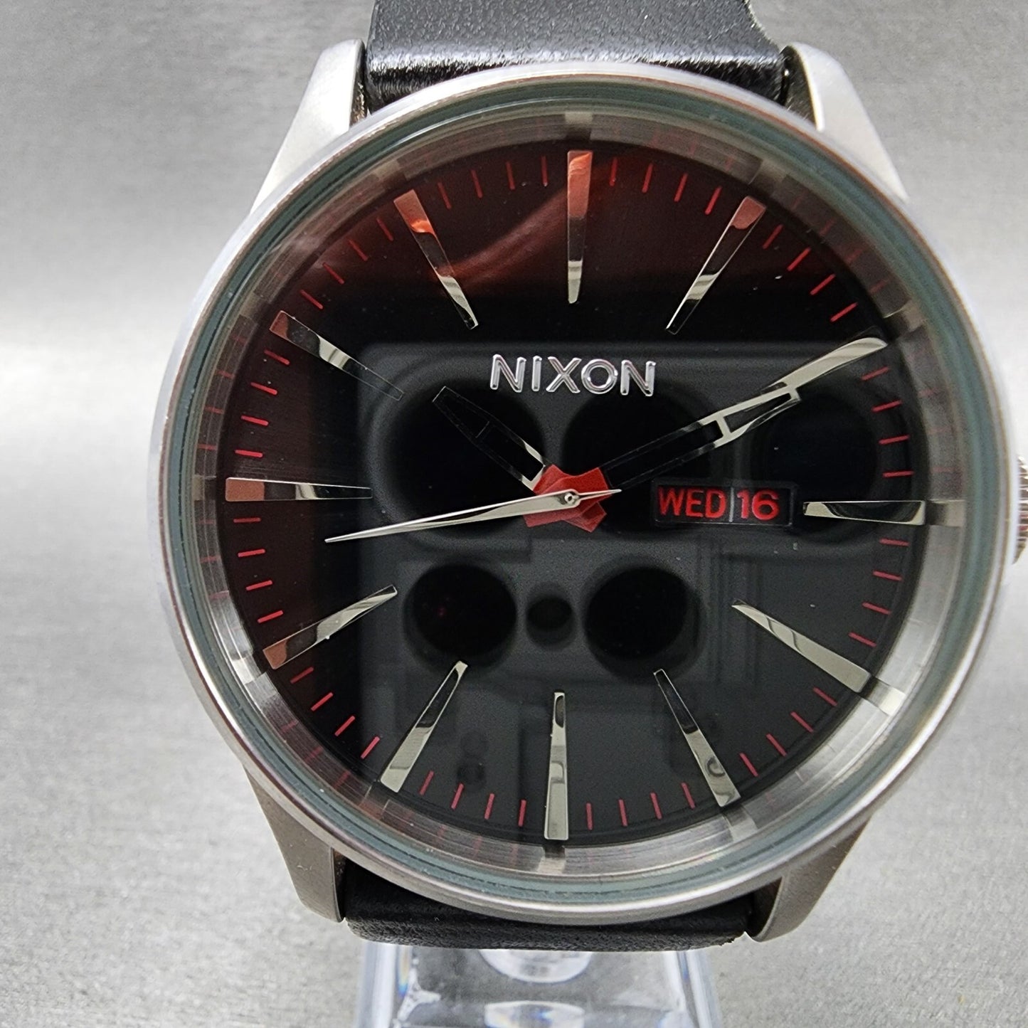 Nixon The Sentry Watch Men 42mm Black Dial Steel Daydate Round New Battery1