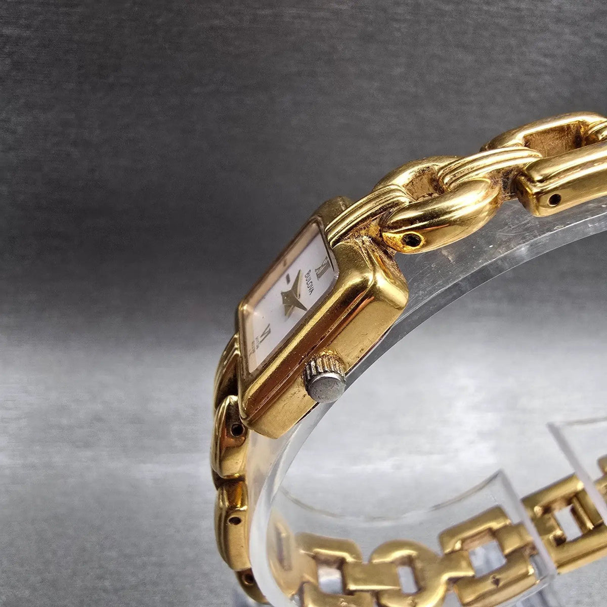 Bulova Watch Women 17mm White Dial Gold Tone Square 97T38 New Battery2