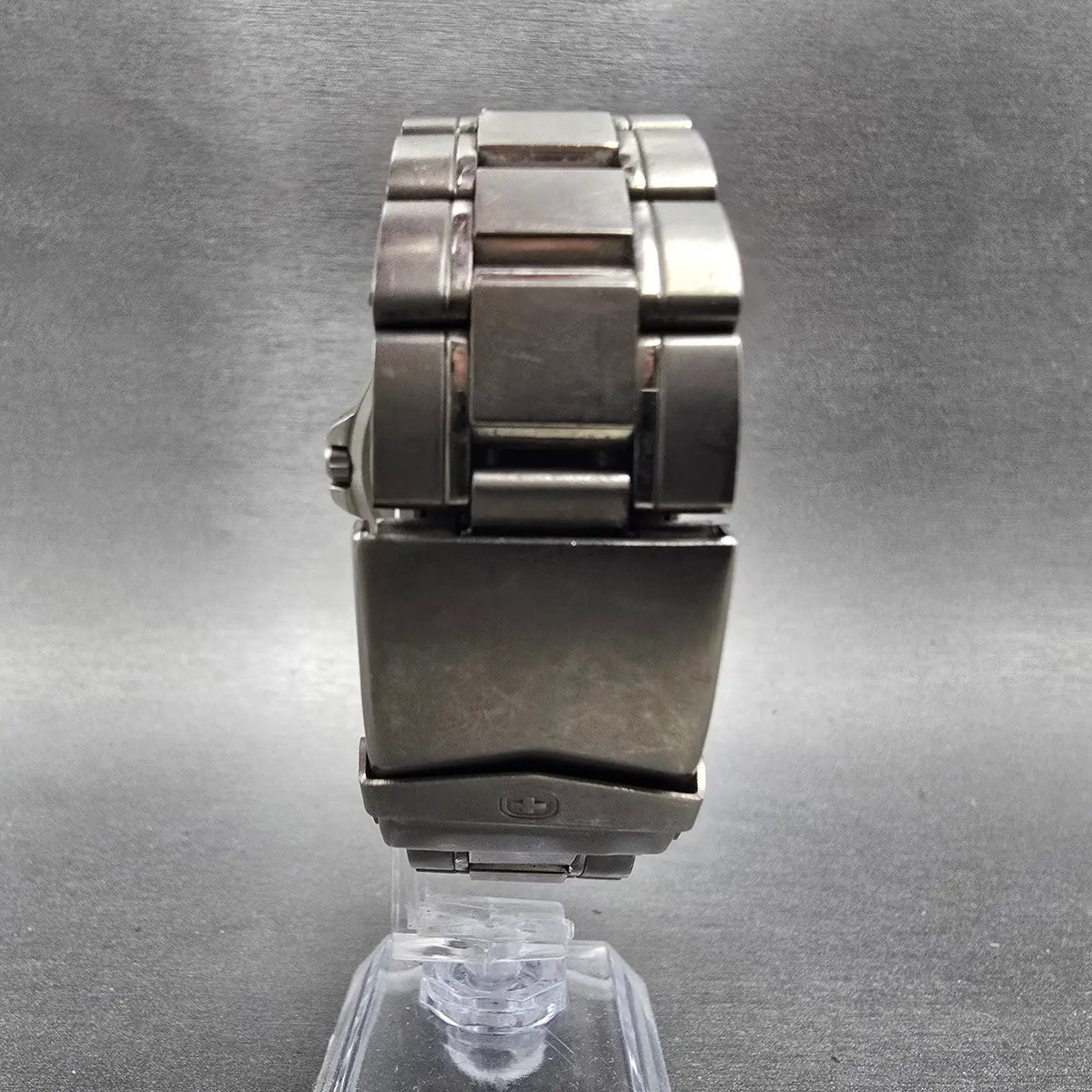 Wenger Swiss Military Dive Watch Men 42mm Black Dial Titanium 59036CU NewBattery8