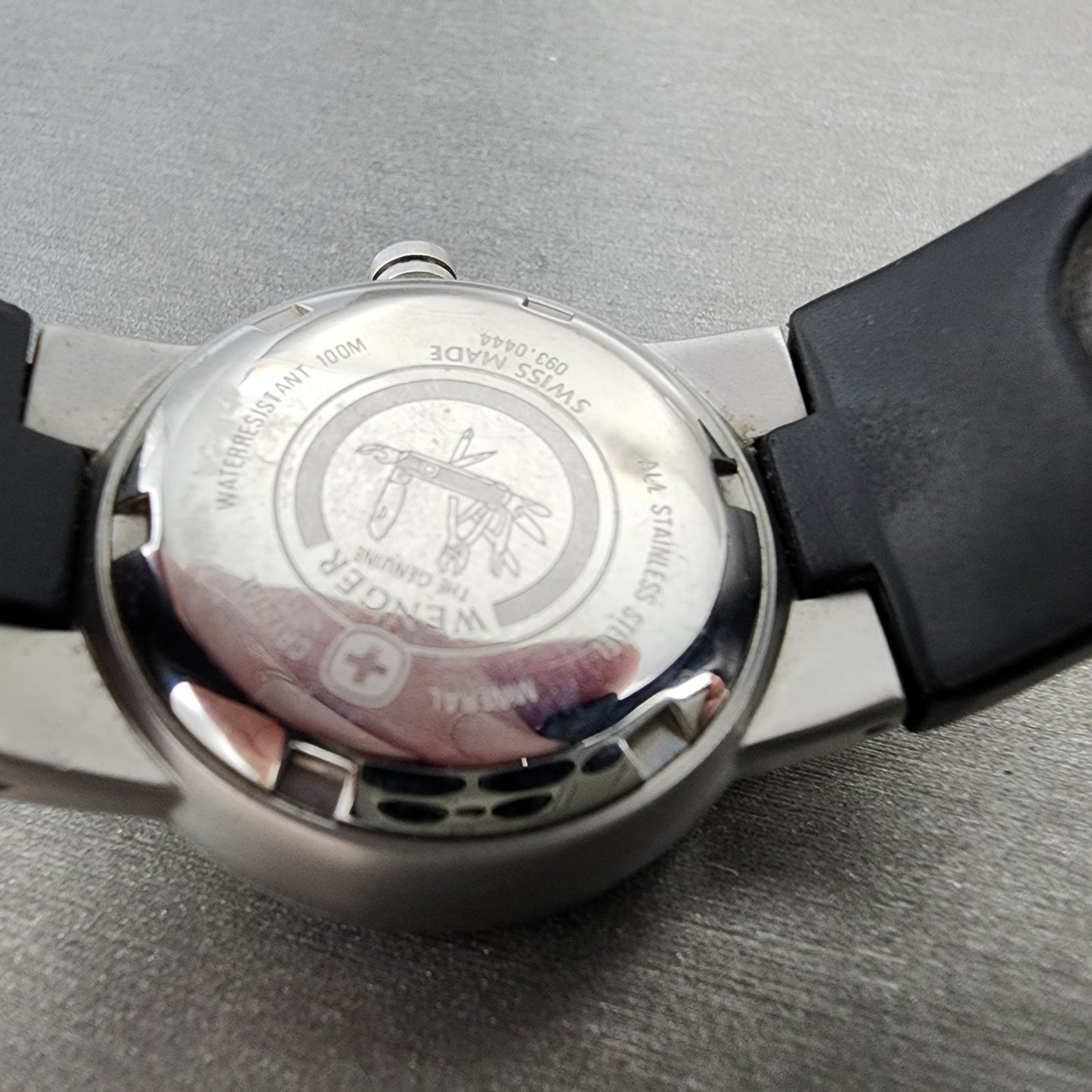 Wenger Dive Watch Women 30mm White Dial Steel Date SMT Round 093.0444 New Batt8