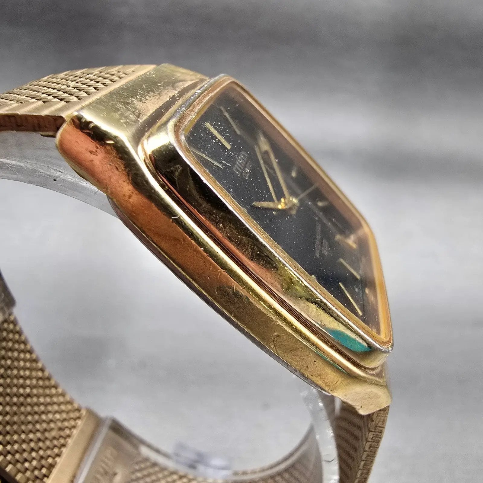 Citizen Watch Men 28mm Black Dial Gold Tone Rectangle T4-G02646 New Battery VTG3