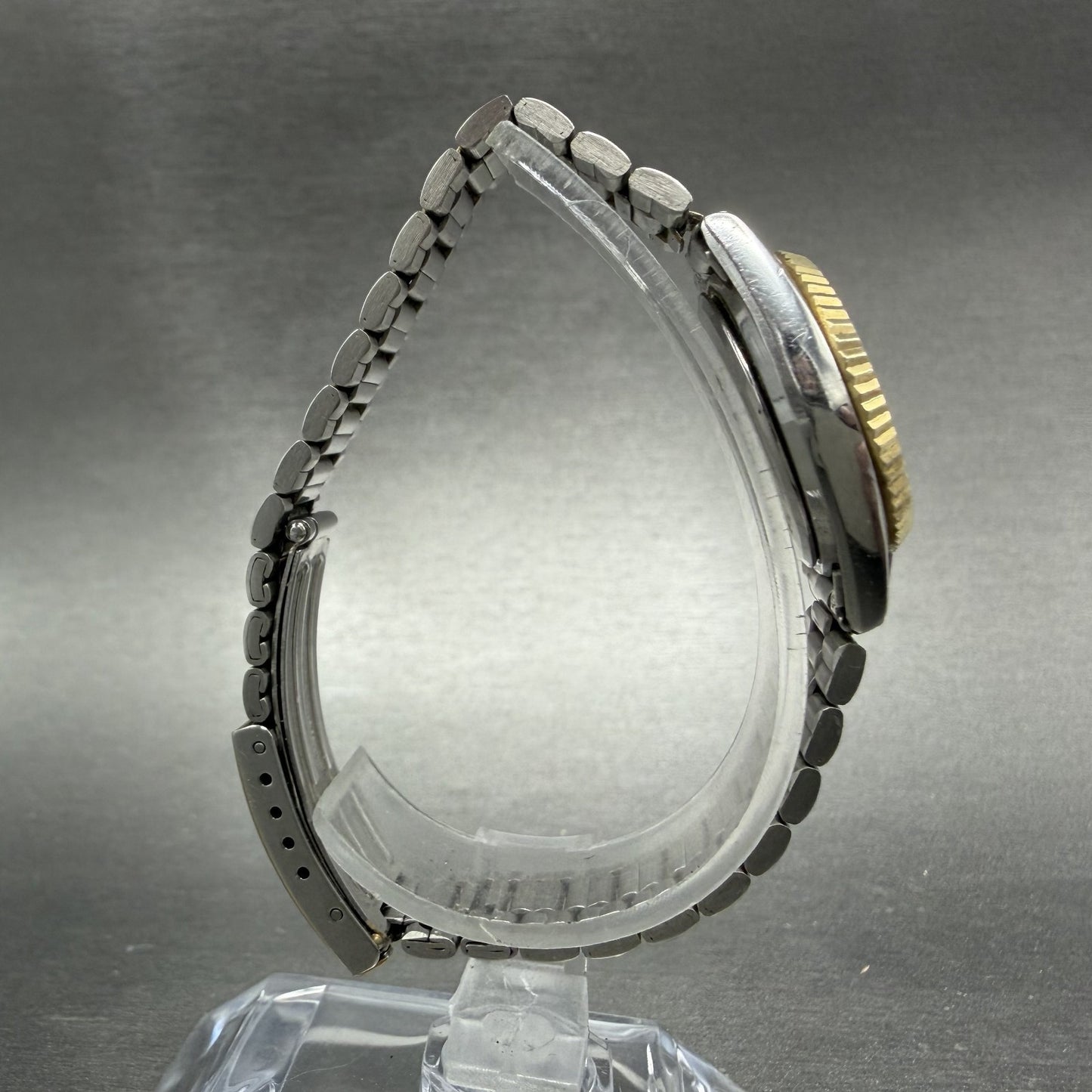 Seiko SQ Watch Women 25mm Silver Dial Two Tone Daydate Round 2A23-0039 NewBat IP8
