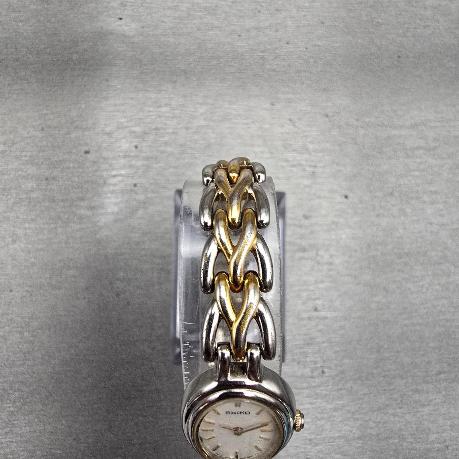 Seiko Watch Women 17mm White Dial Two Tone Oval 1N00-6G49 New Battery Vintage4