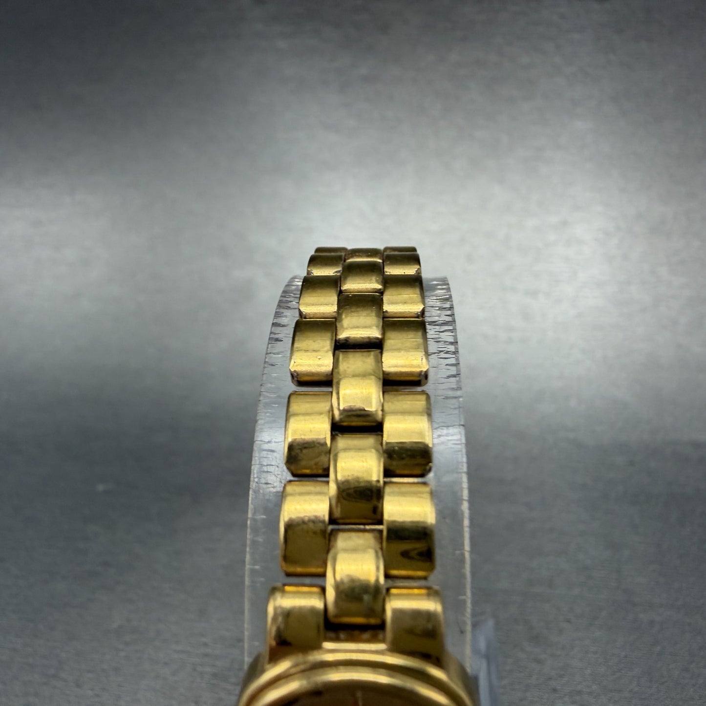 Seiko Watch Women 16mm Champagne Dial Gold Tome Oval 4N00-5030 New Battery4