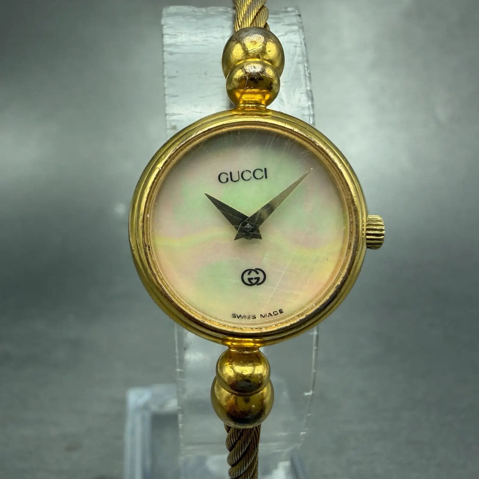 Gucci Watch Women 20mm MOP Dial Gold Plated Round Vintage 2700L New Battery0