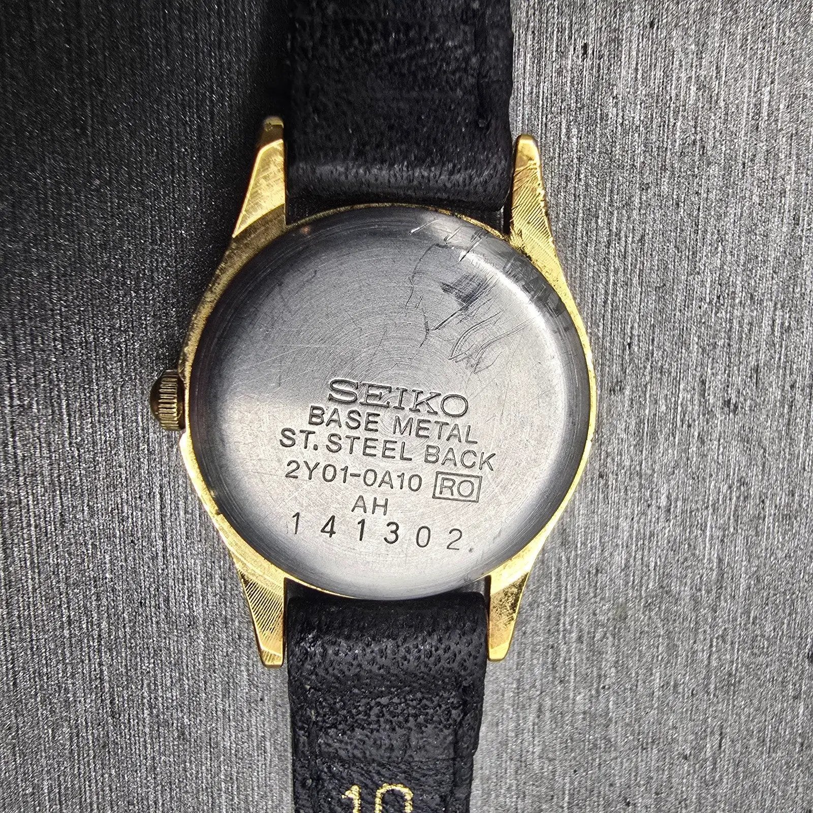 Seiko Watch Women 20mm White Dial Gold Tone Round 2Y01-0A10 New Battery Vintage10