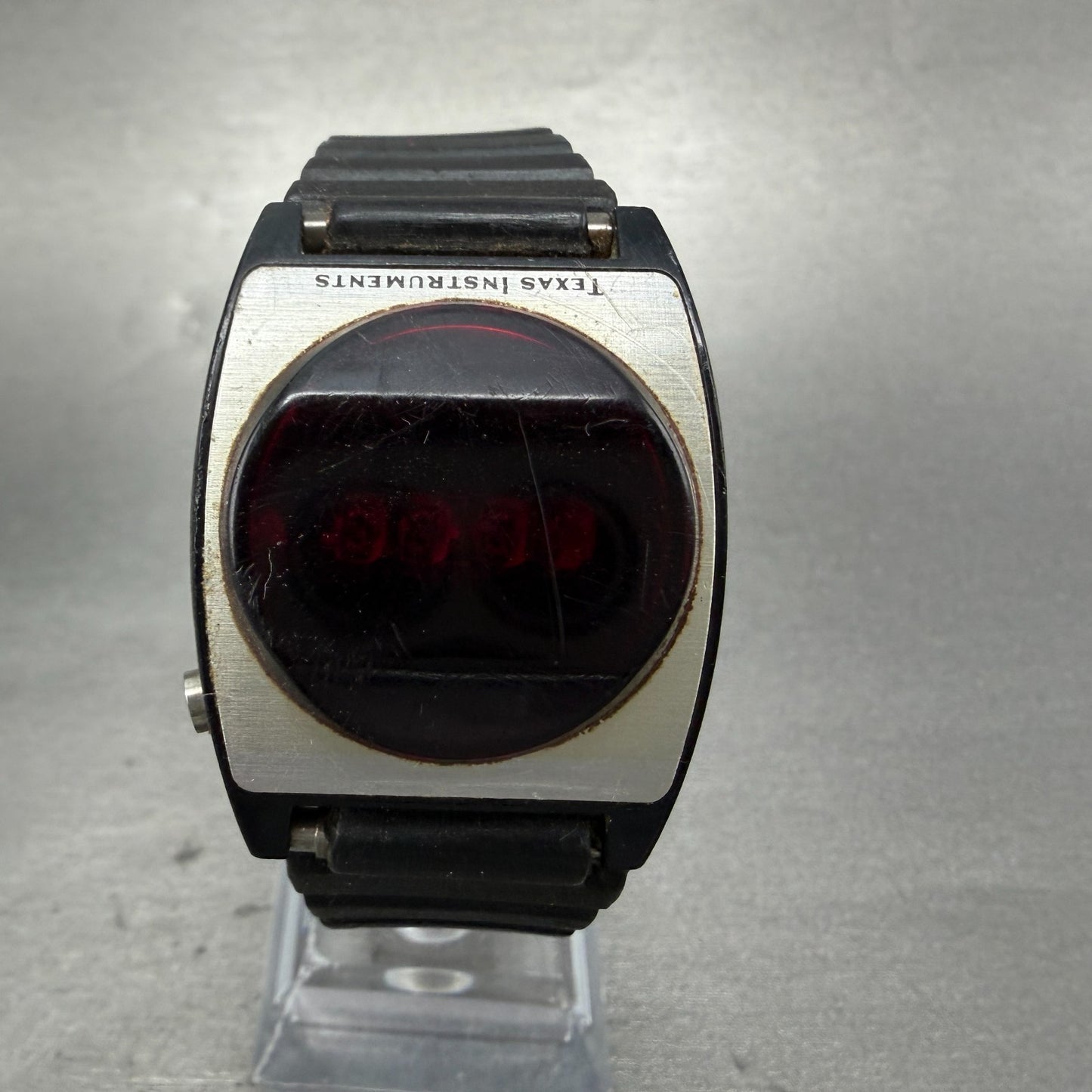 Texas Instruments Red Led Watch Men 31mm Black Silver Tone Round NO BACK PARTS0
