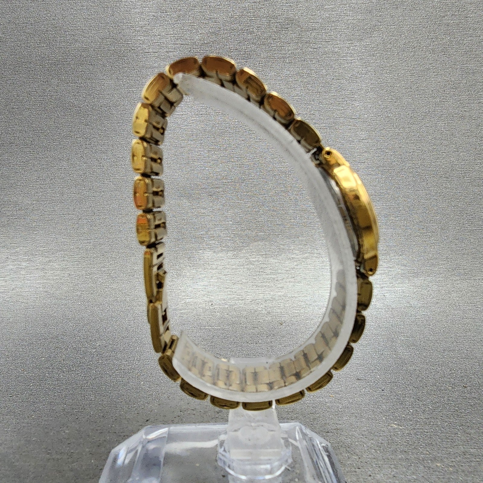 Seiko Watch Women 21mm Champagne Dial Gold Tone Round V4011829 New Battery8