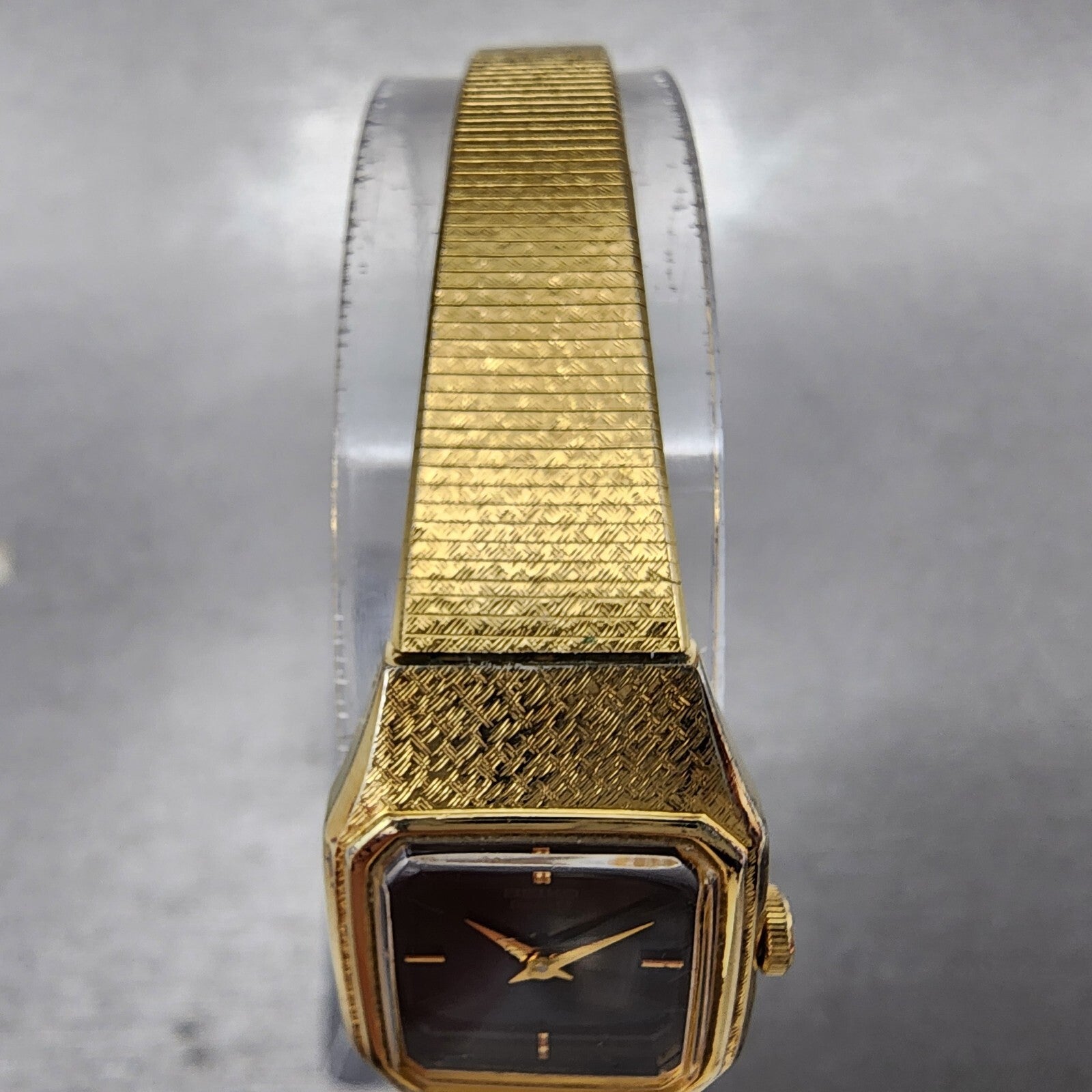 VTG Seiko Watch Women 16mm Black Dial Gold Tone Rectangle 2C205770 New Battery5