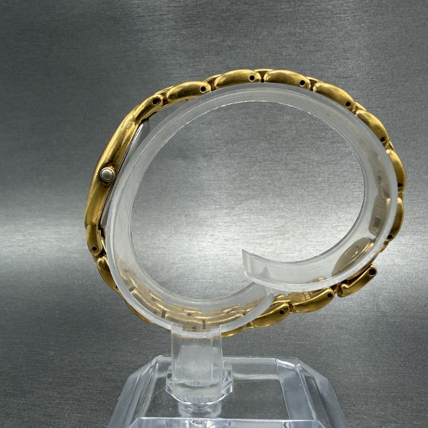 Seiko Watch Women 15mm Silver Dial Gold Tone Oval 2E207203 New Battery6
