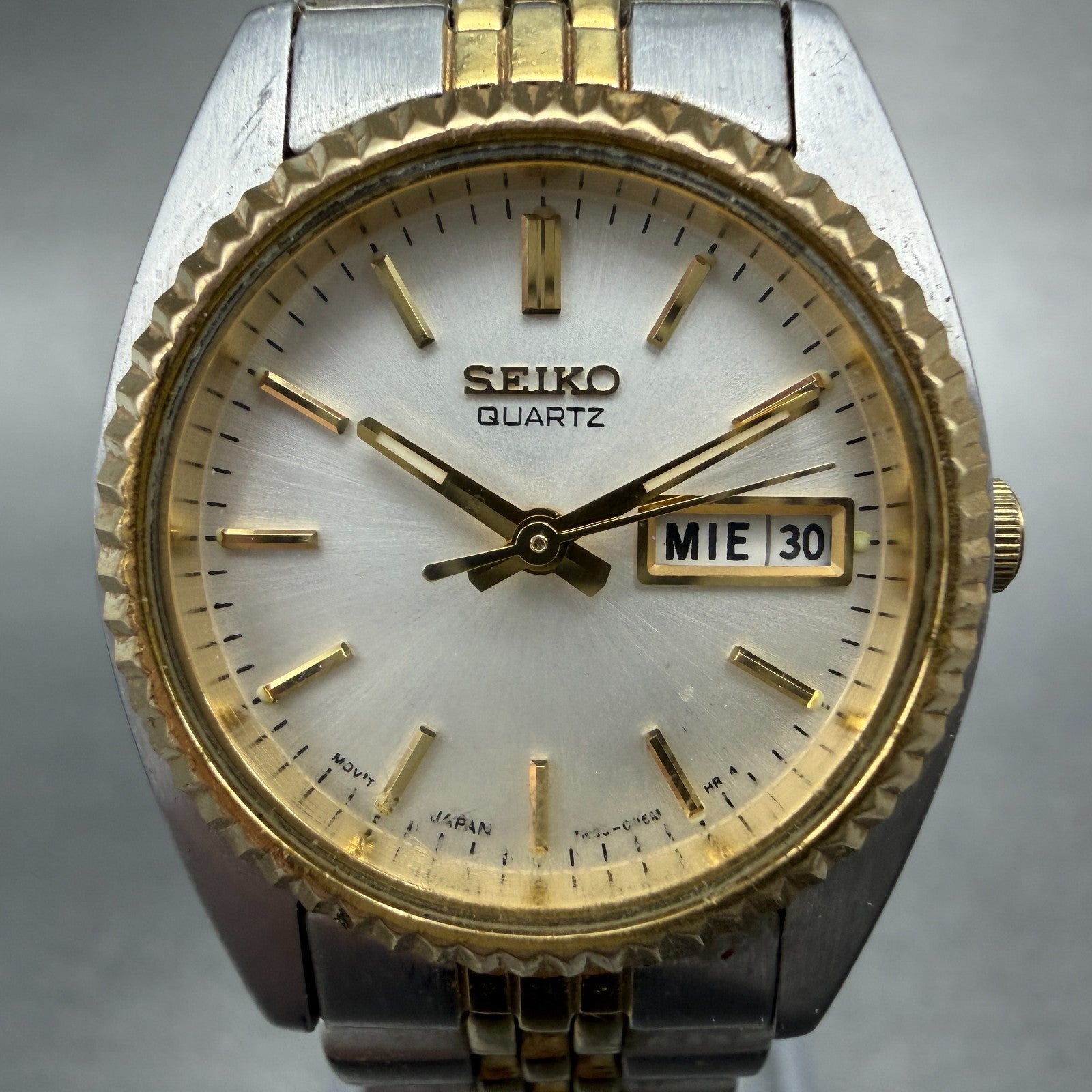 Seiko Watch Women 25mm White Dial Two Tone Daydate Round 7n83-0041 New Batt HJ61