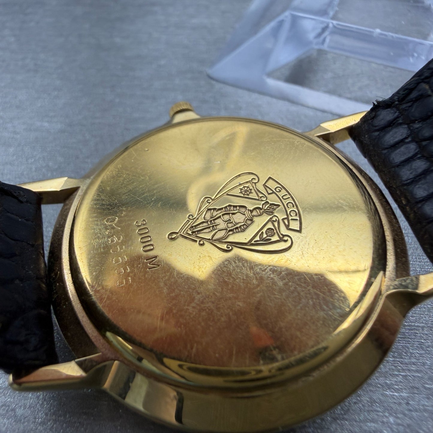 Gucci 3000M Watch Men 33mm Black Dial Gold plated Round Vintage PARTS10
