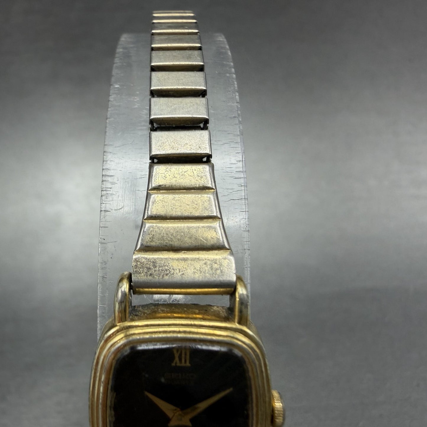 Seiko Watch Women 16mm Black Dial Gold Tone Rectangle 2C20-6279 New Battery4