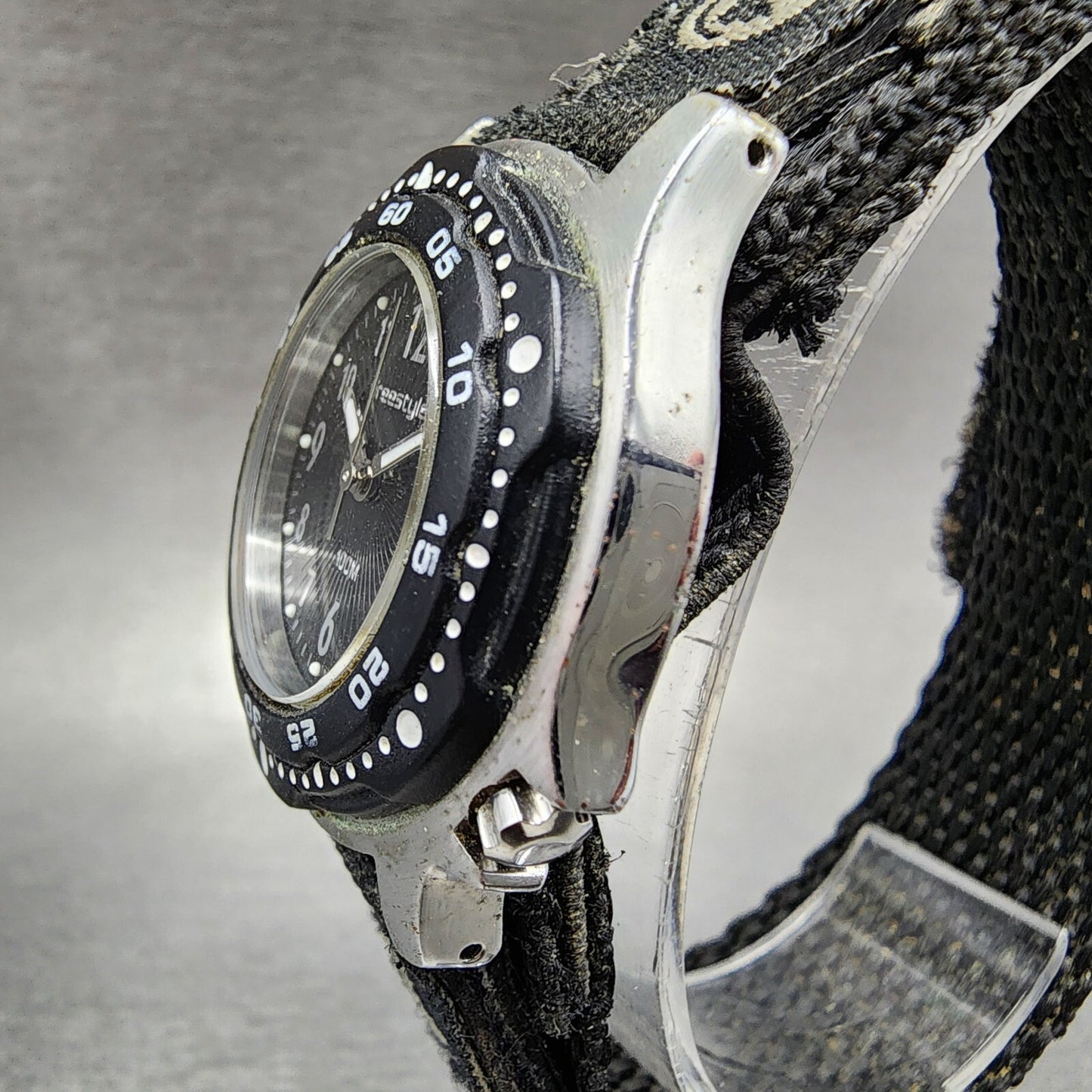 Free Style Dive Watch Women 32mm Black Dial Steel Round New Battery2