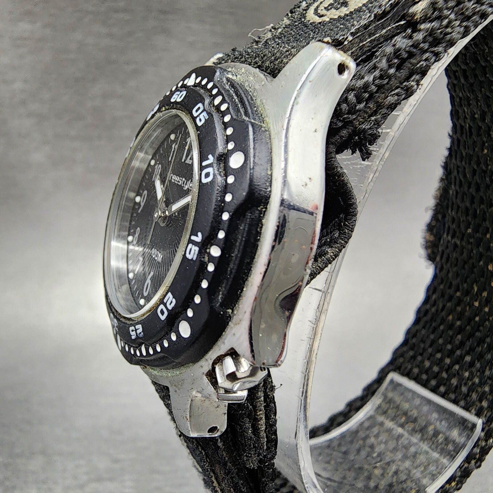 Free Style Dive Watch Women 32mm Black Dial Steel Round New Battery2