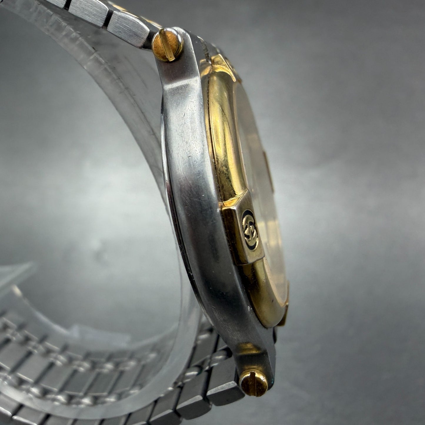 Gucci 9000M Watch Men 32mm Cream Dial Two Tone Date Round Bracelet New Battery 33