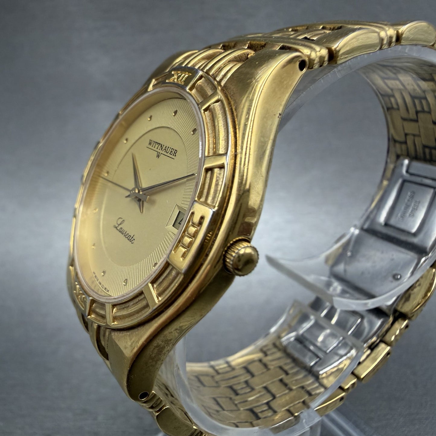 Wittnauer Laureate Watch Men 33mm Gold Dial Gold Tone Date Round New Battery2