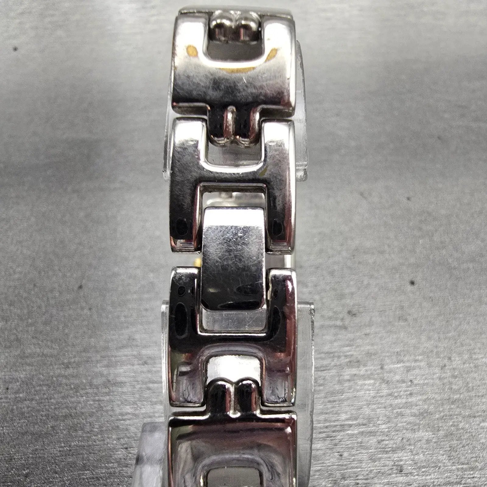 Seiko Watch Women 18mm White Dial Silver Tone Rectangle V401-6279 New Battery7