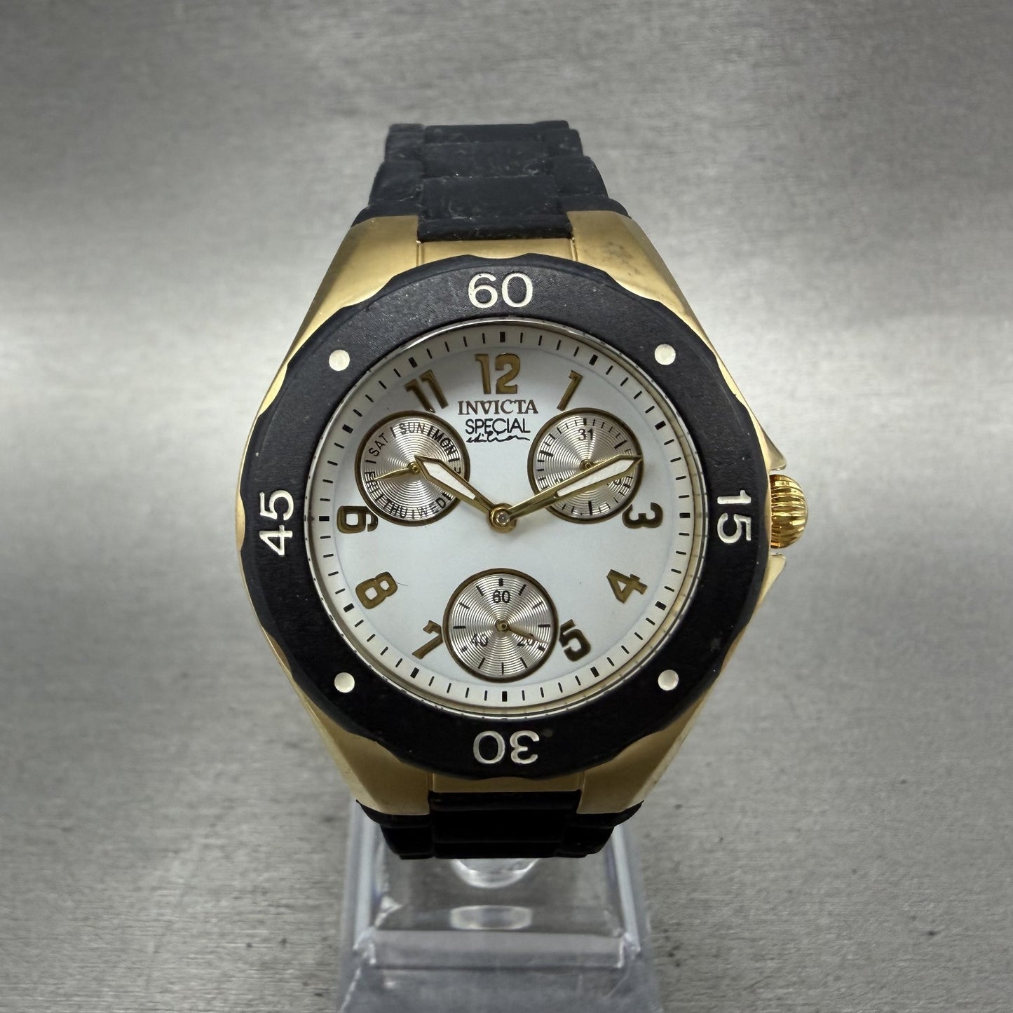 Invicta Special Watch Women 38mm White Dial Gold Tone Daydate Round New Battery0