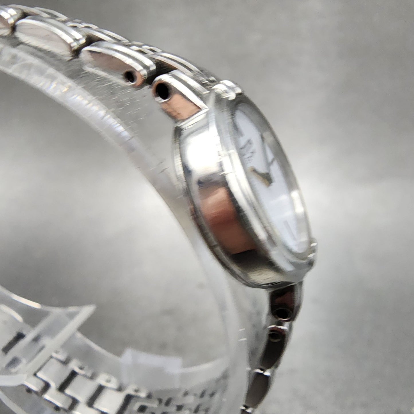 Citizen EcoDrive Watch Women 21mm White Dial Silver Tone Round B023 Runs3