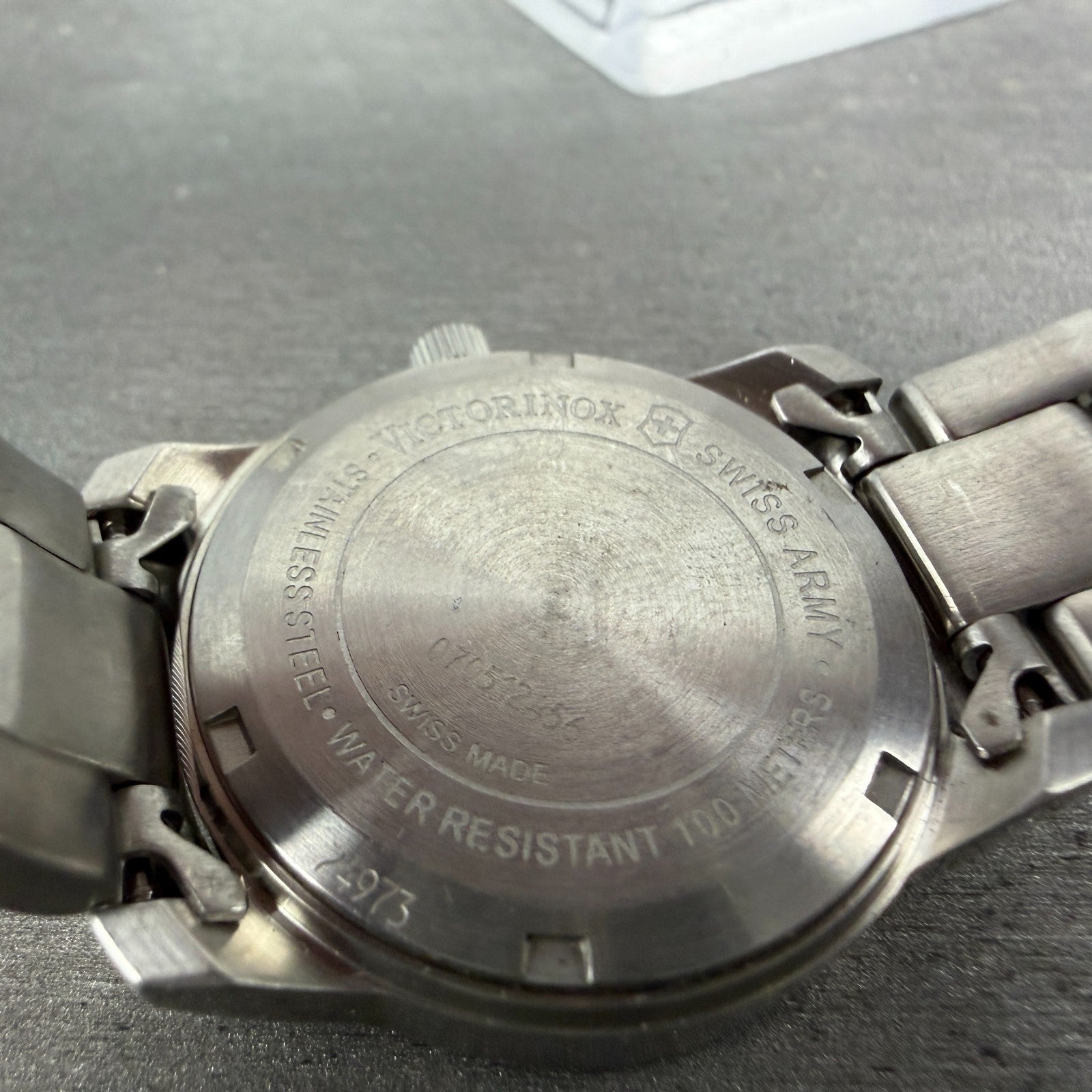 Victorinox Swiss Army Field Watch Women 30mm White Dial Steel Date New BatteryAB9