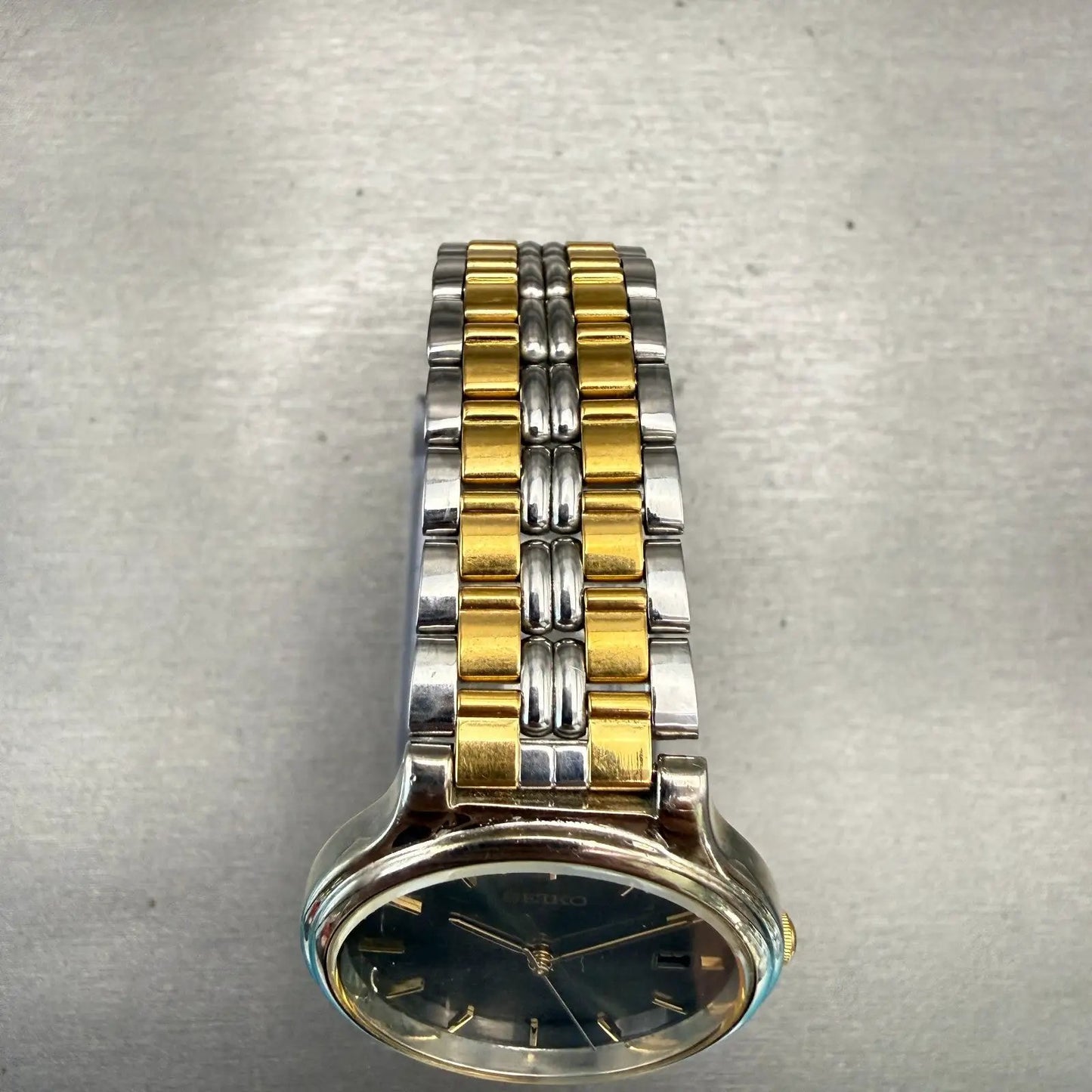 Seiko Watch Men 33mm Gray Dial Two Tone Date Round V732-0269 New Battery VTG4