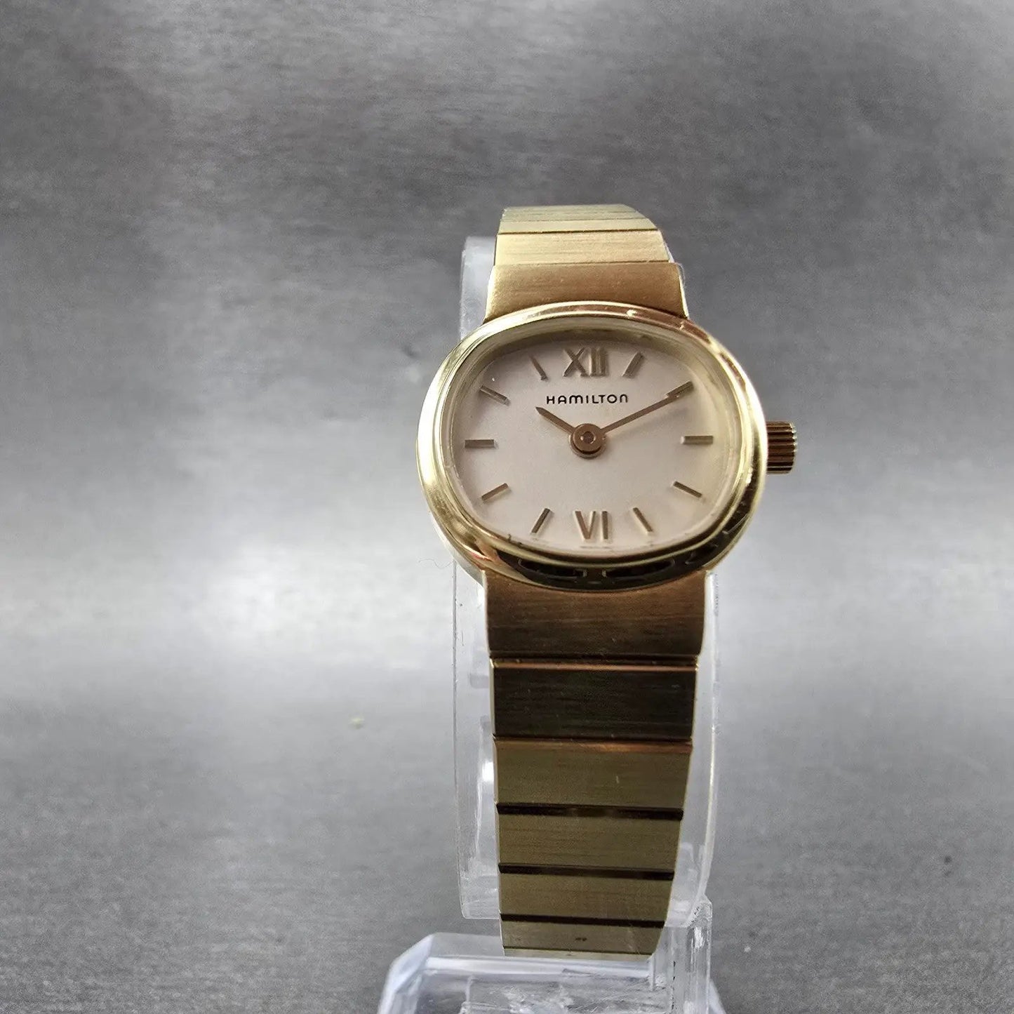 Hamilton Watch Women 19mm Champange Dial Gold Tone Oval New Battery Vintage 86465