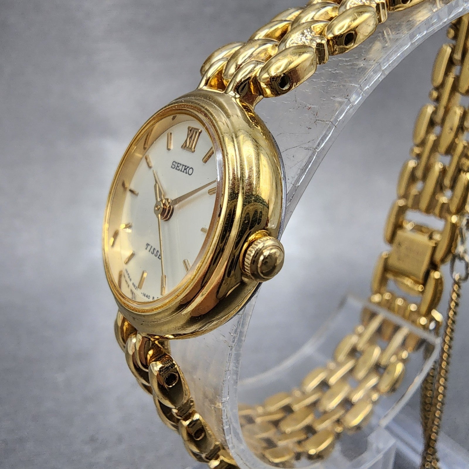 Seiko Tisse watch Women 20mm White Dial Gold Tone 4n210750 New Battery2