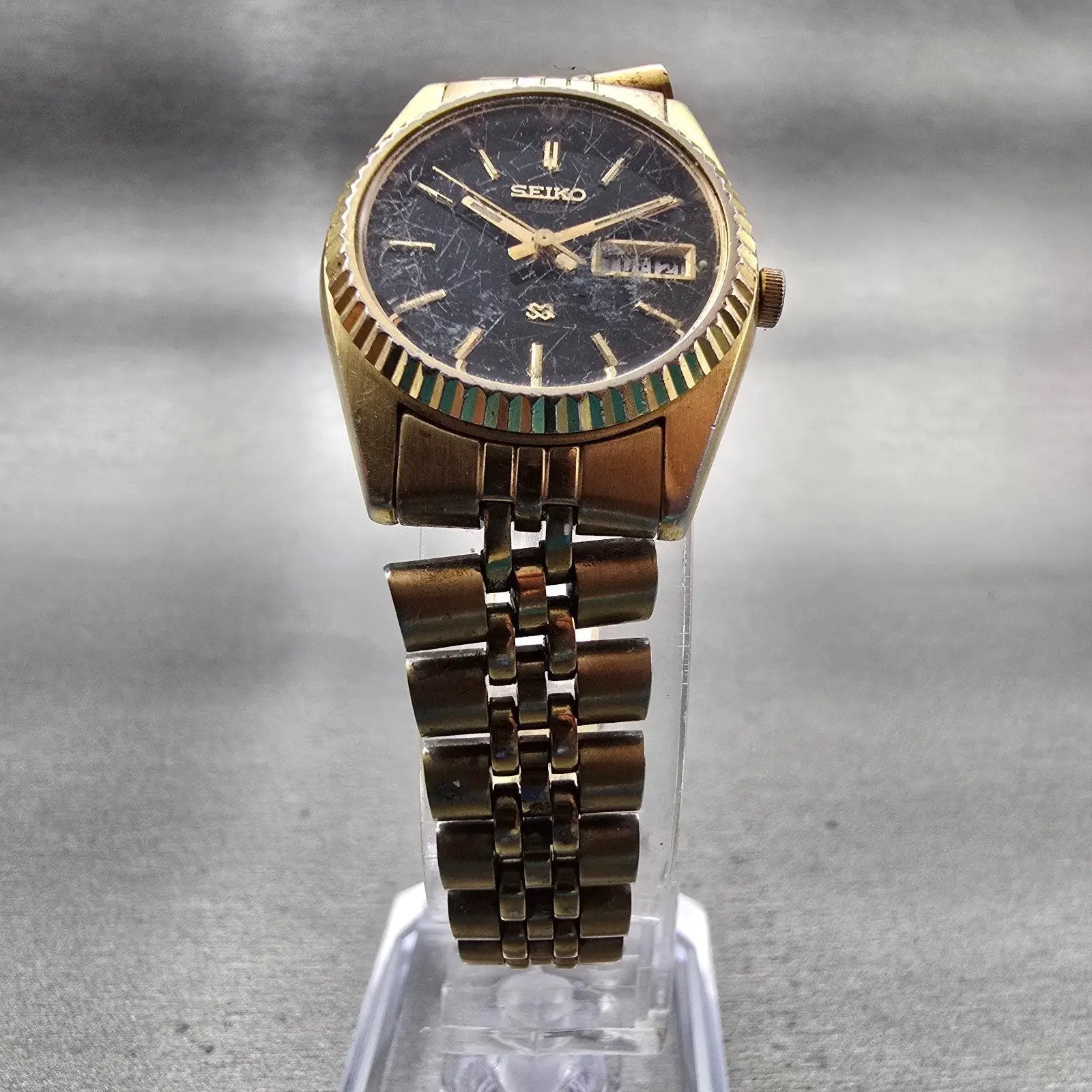 Seiko Watch Women 23mm Black Dial Gold Tone Daydate Round 3Y03-0169 New Battery5