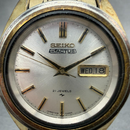 Seiko 5 Actus Watch Men 37mm Silver Dial Gold Tone Daydate 7019-7040 PARTS VTG2