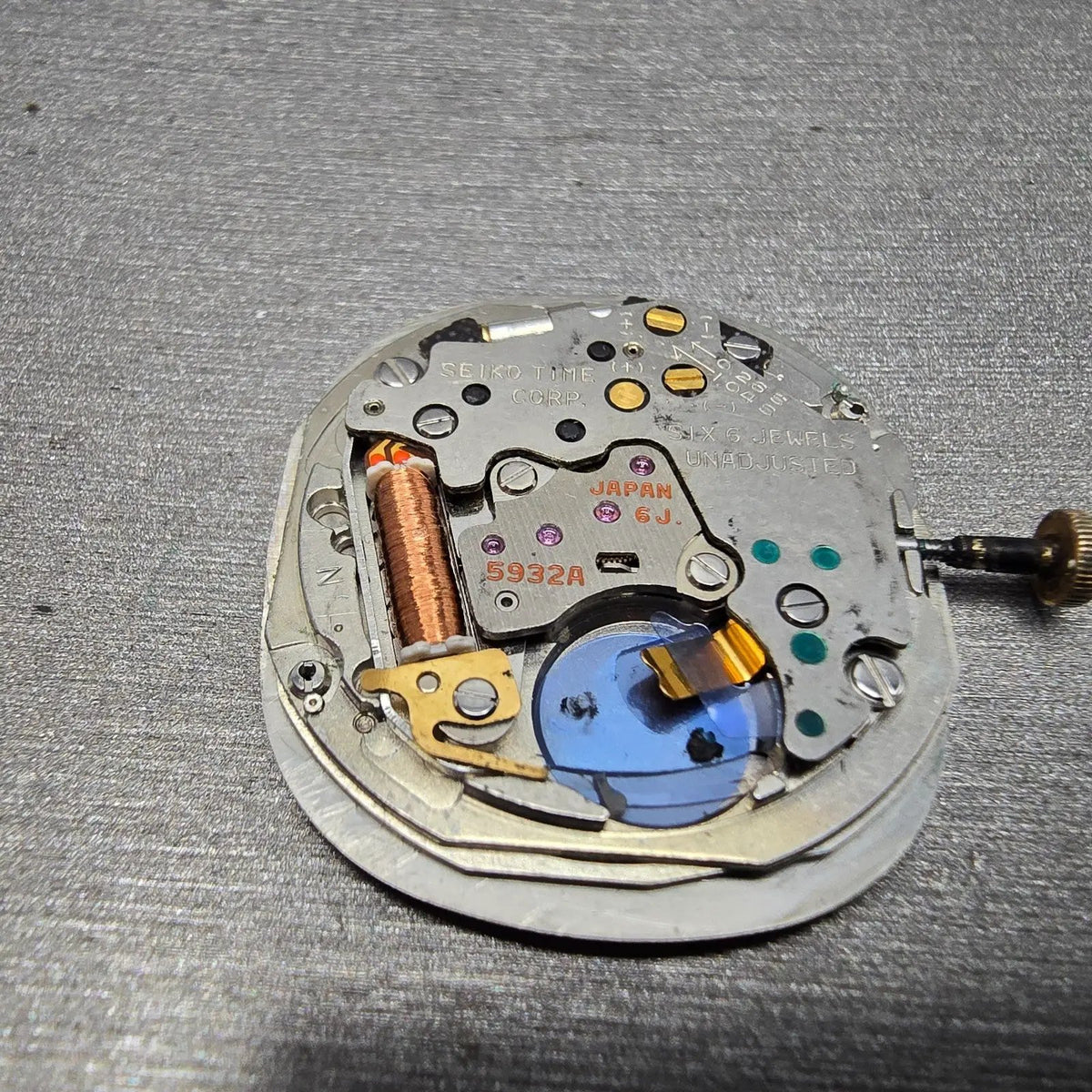 Seiko 5932A Quartz Movement Date Three Hand Parts Vintage 6 Jewels3