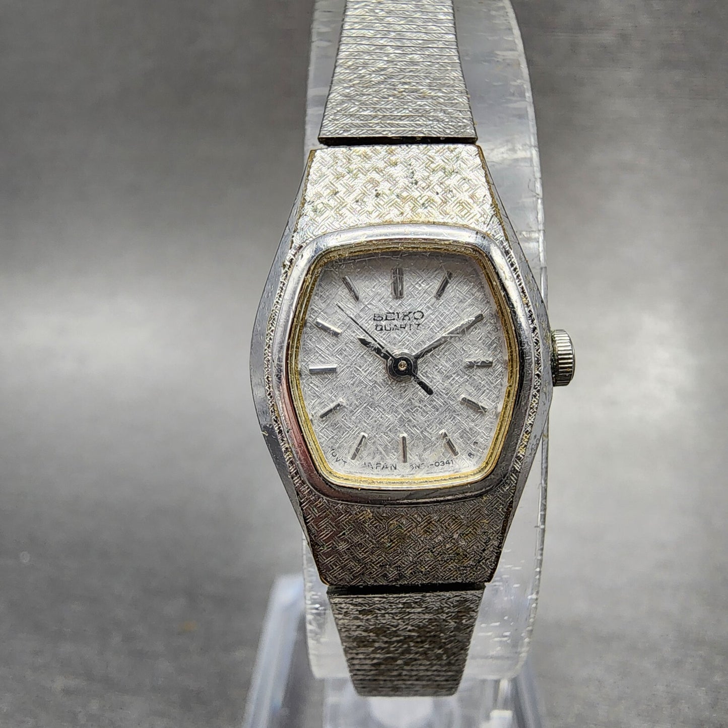 Seiko Watch Women 17mm Silver Dial Silver Tone Hexagon 4N015021 New Battery0