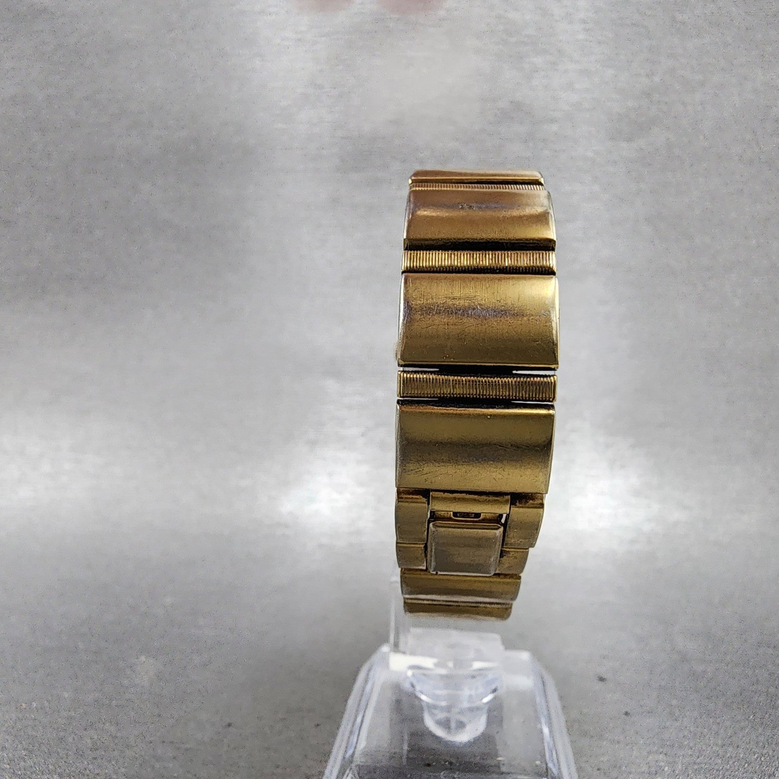 Seiko Tank Watch Women 20mm White Dial Gold Tone Square V4006530 New Battery7