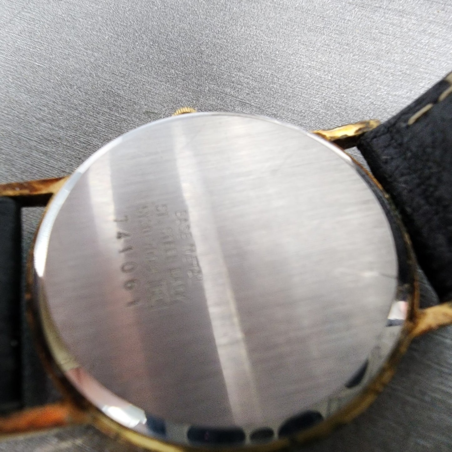 Seiko Watch Men 31mm Gray Dial Gold Tone Round 5y30-7009 New Battery
